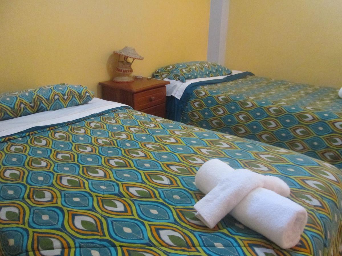 Hostal Leon Dormido 巴克里索莫雷诺港 外观 照片