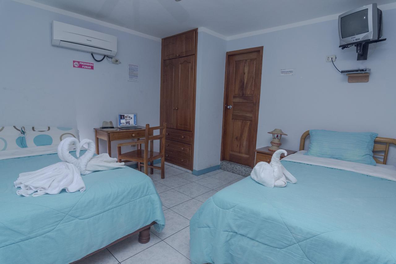 Hostal Leon Dormido 巴克里索莫雷诺港 外观 照片
