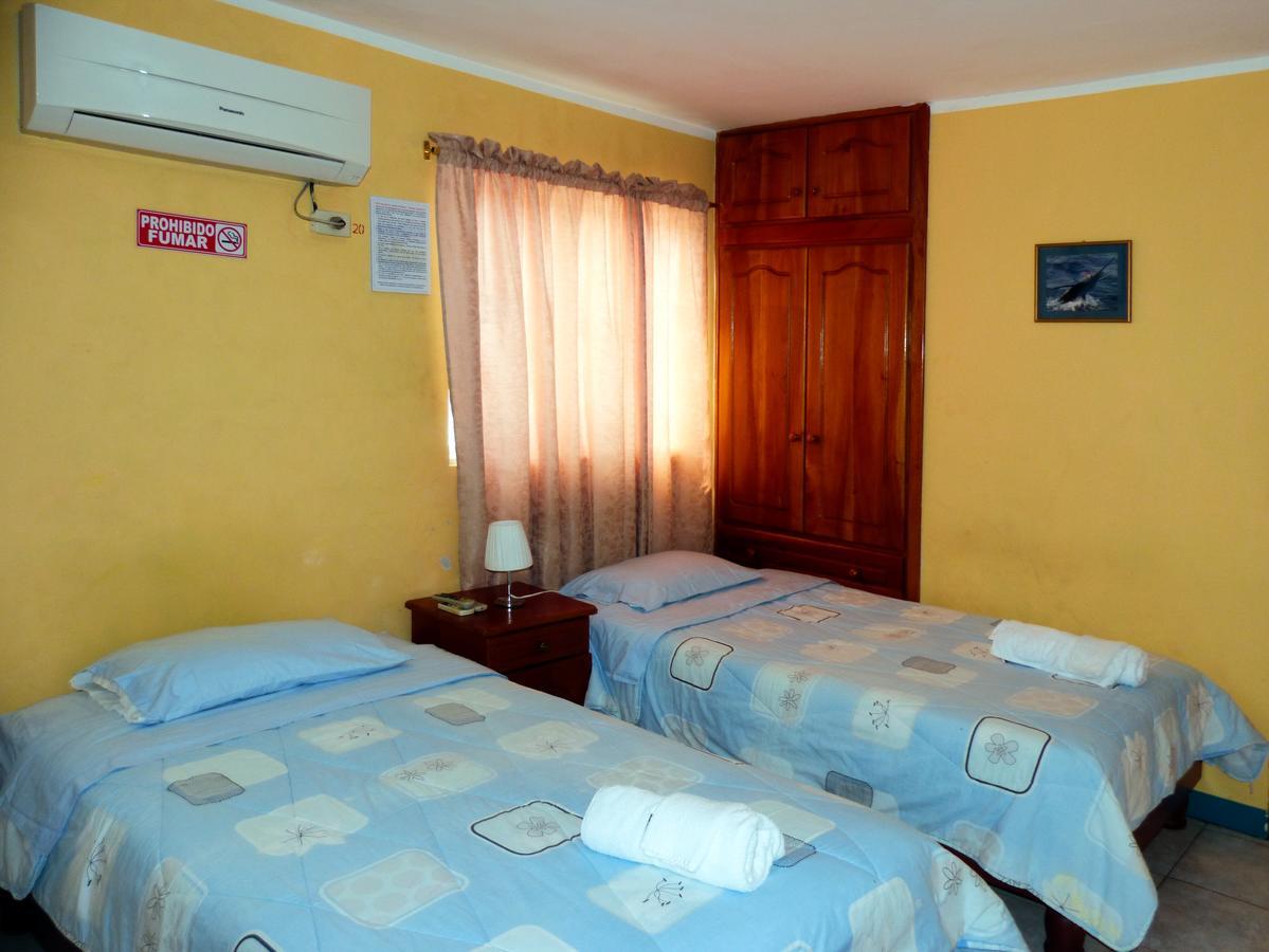 Hostal Leon Dormido 巴克里索莫雷诺港 外观 照片