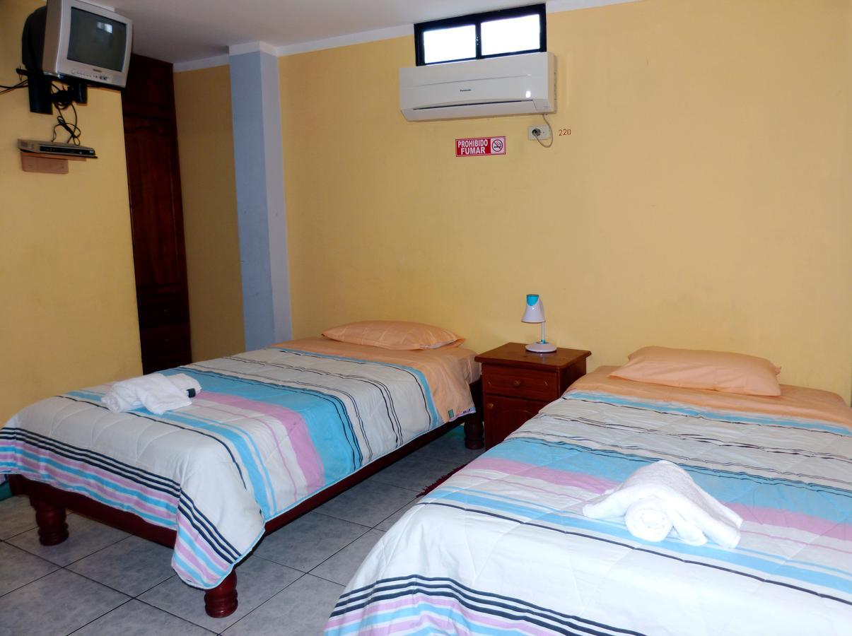 Hostal Leon Dormido 巴克里索莫雷诺港 外观 照片